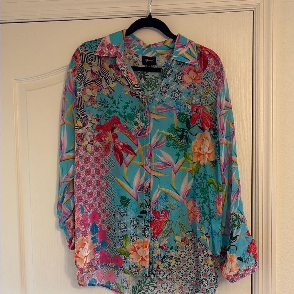 Vibrant Floral Viscose Silk Tropical Button-Up Blouse